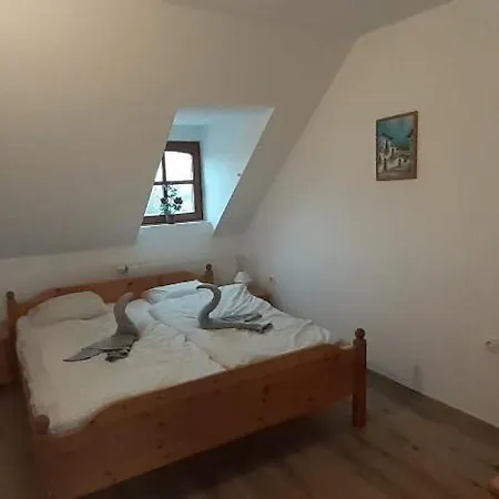 Natalia Vendeghaz Balatonakali